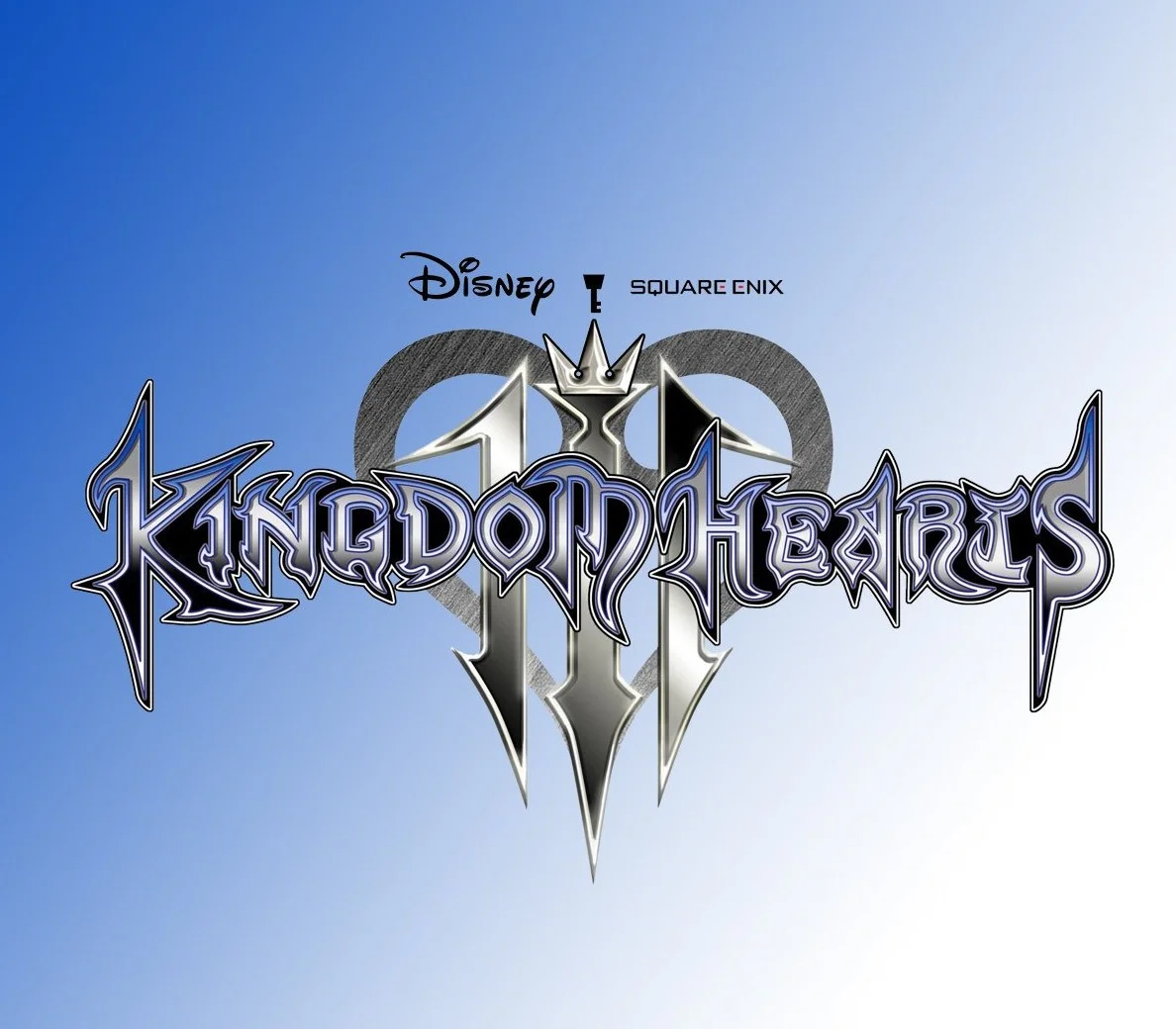 Logo Kingdom Hearts III srebrno-niebieską gotycką czcionką z ukoronowanym emblematem serca, znaki Disney i Square Enix na niebieskim gradiencie
