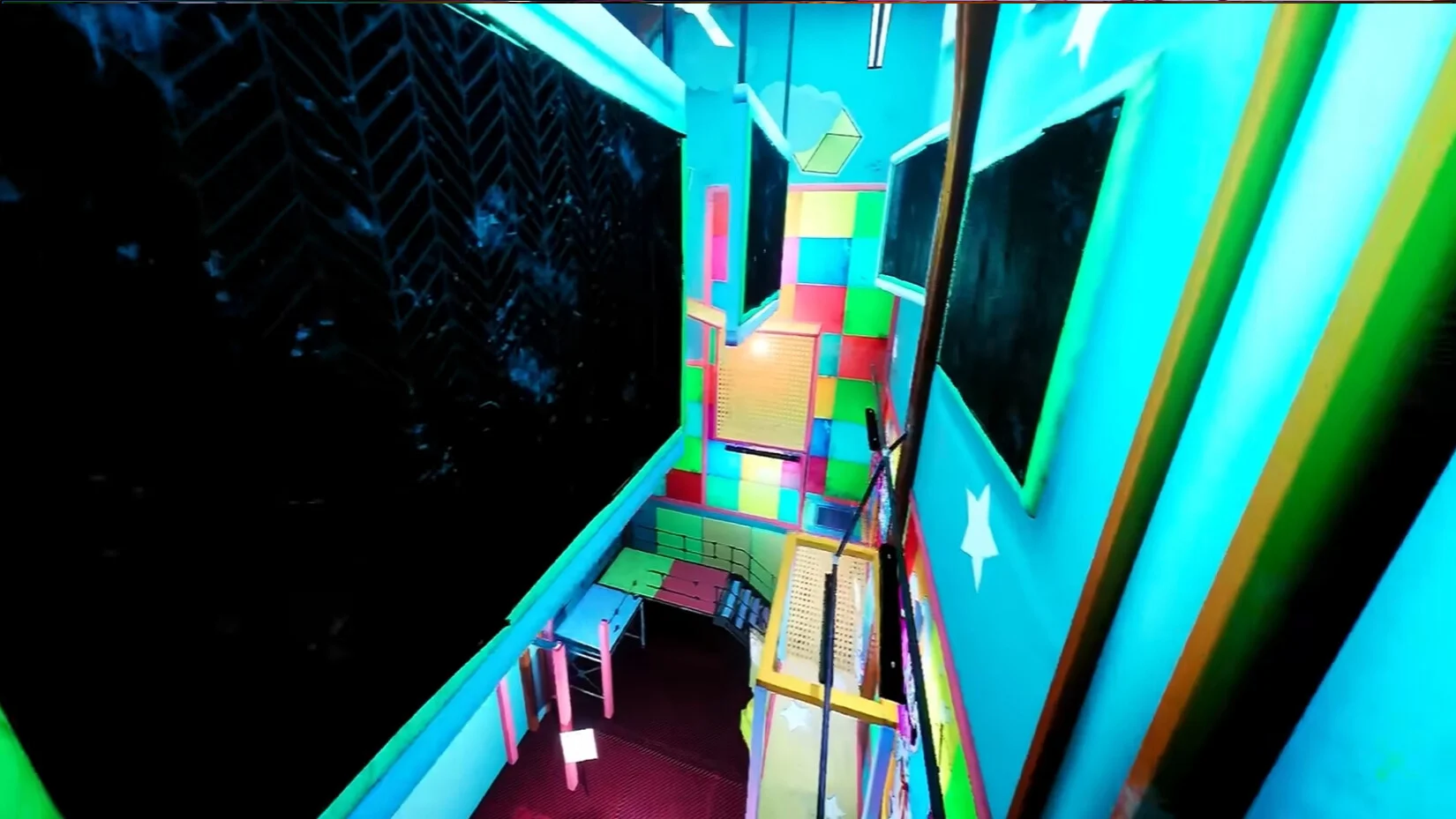 Finding Frankie parkour palace corridor