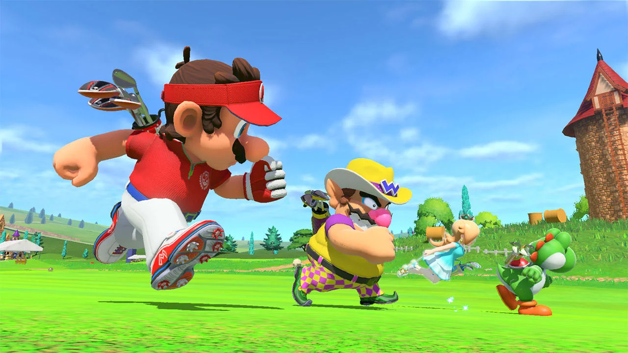 Mario and a capped golfer sprinting while another player trails.