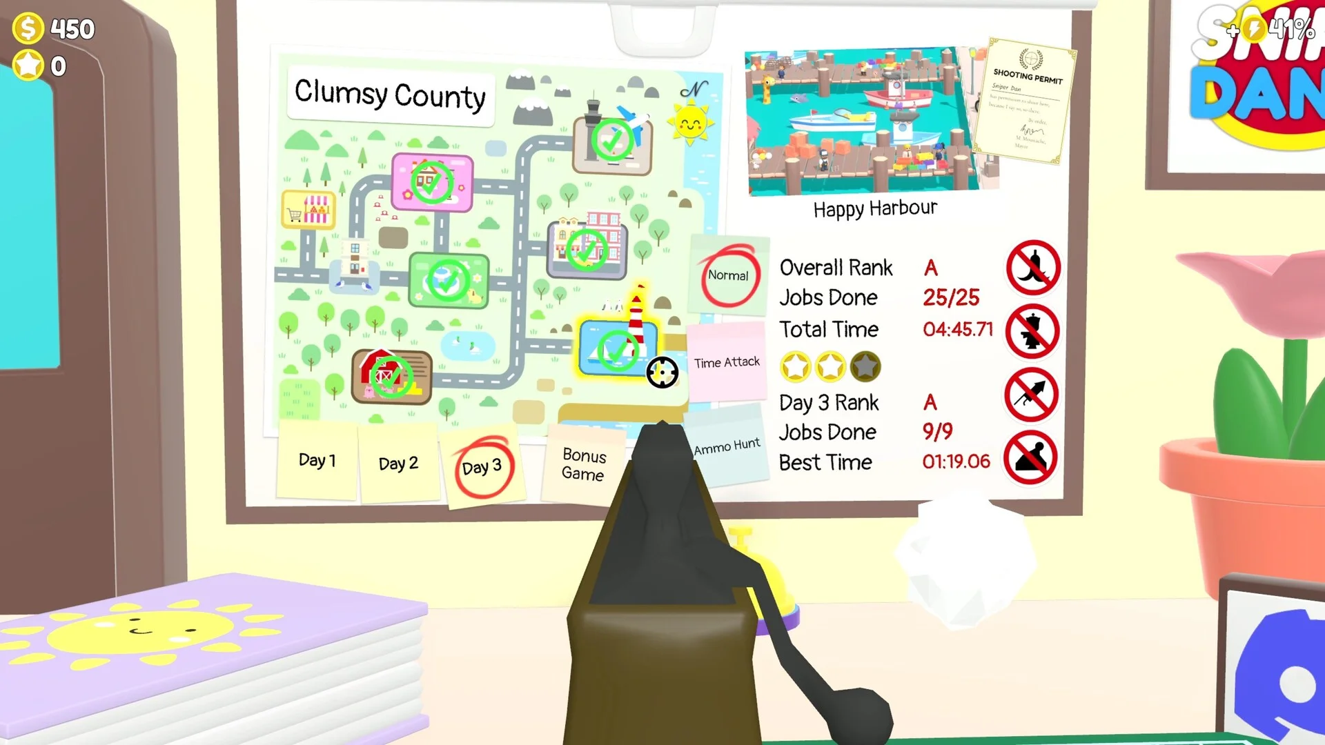 Mapa Clumsy County i wyniki Happy Harbour na tablicy w biurze Dana